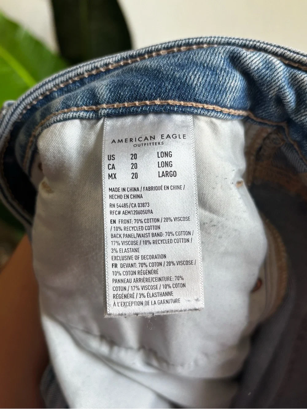 American Eagle Strigid Mom Jeans - Size 20L